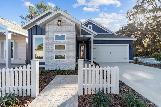 view of front facade with a garage