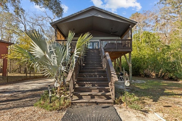 view of front facade featuring a wooden deck