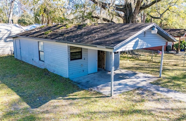 view of outdoor structure featuring a yard