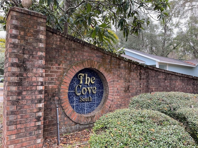 view of community / neighborhood sign