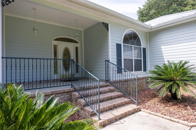 property entrance with a porch