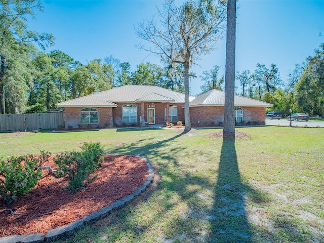 view of front of house featuring a front yard