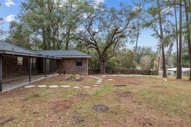 view of yard featuring a patio