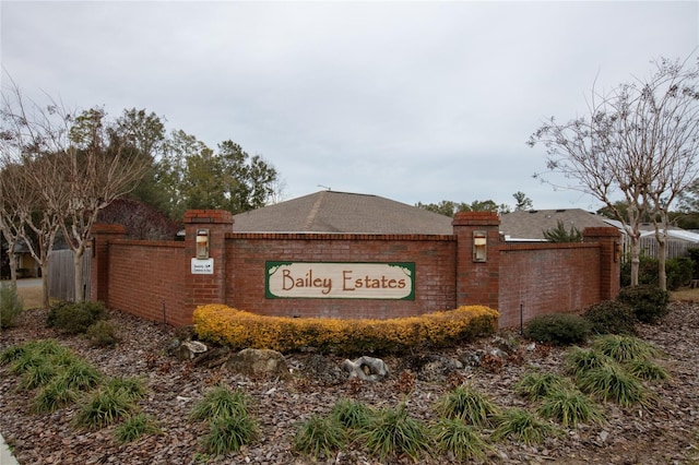 view of community / neighborhood sign