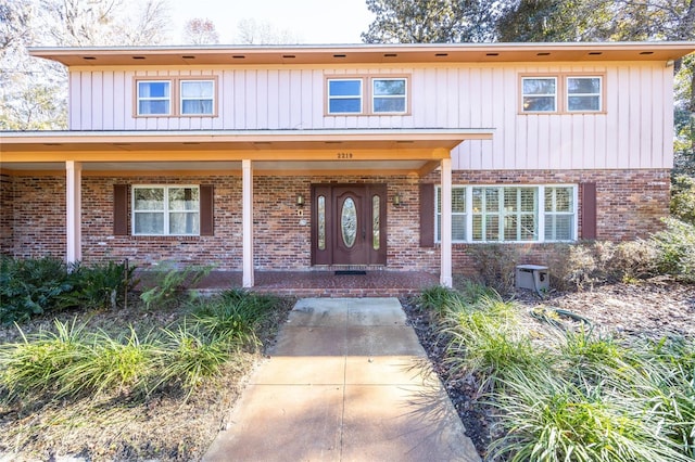 view of front of home featuring covered porch