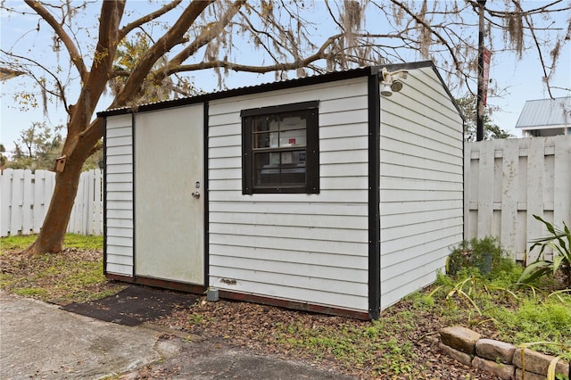 view of outbuilding