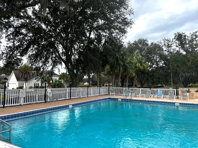 view of swimming pool