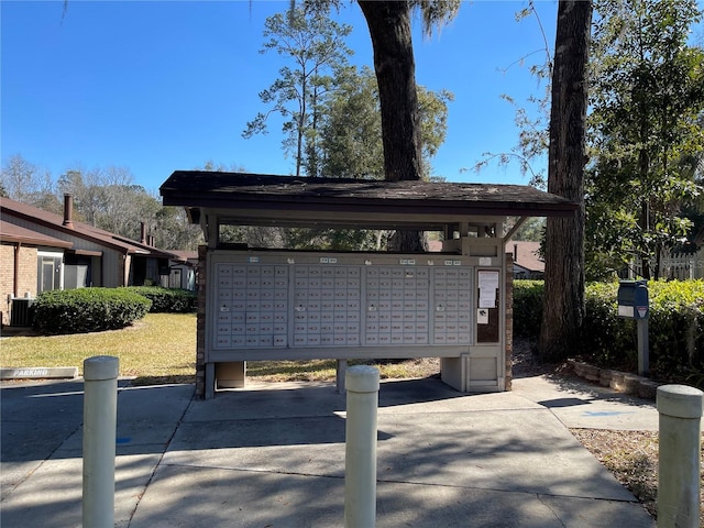 view of home's community with mail boxes