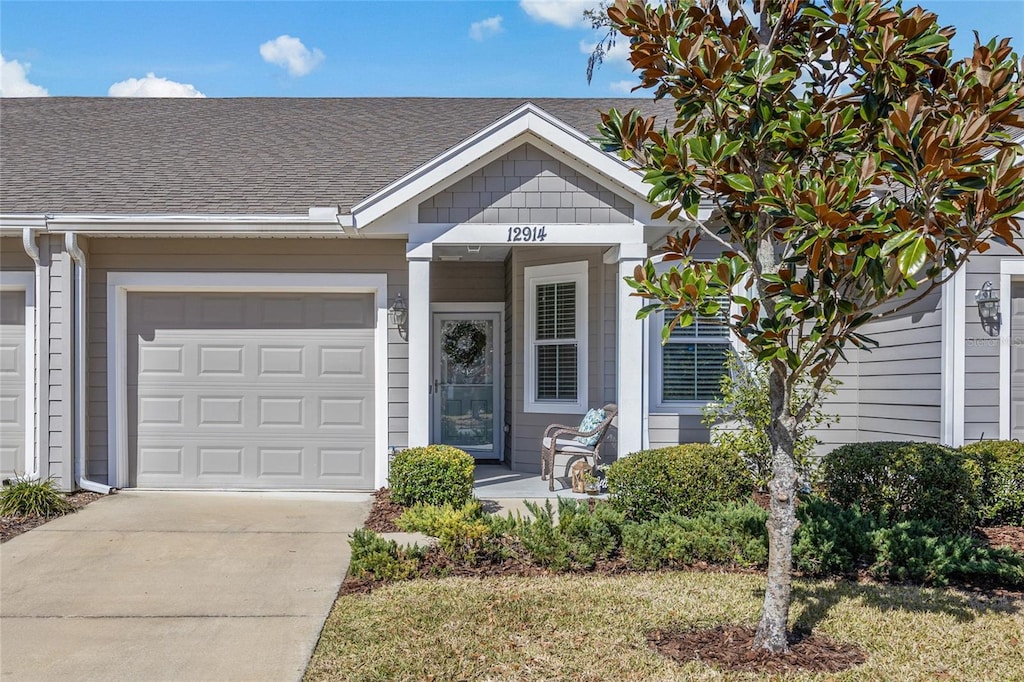 view of front of property featuring a garage