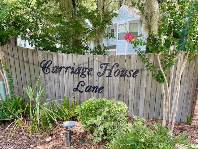 view of community / neighborhood sign