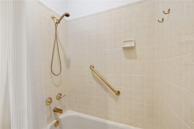 bathroom featuring shower / tub combo