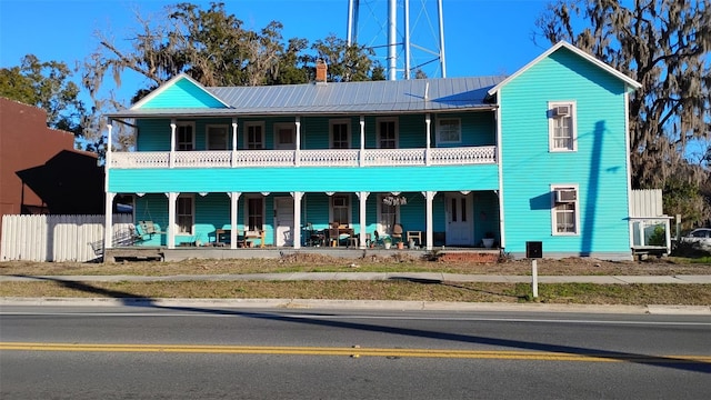 view of front facade featuring a porch