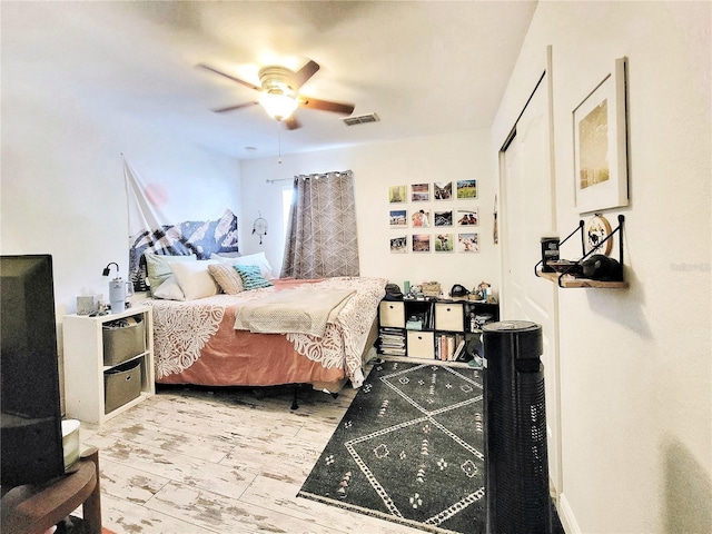 bedroom featuring ceiling fan