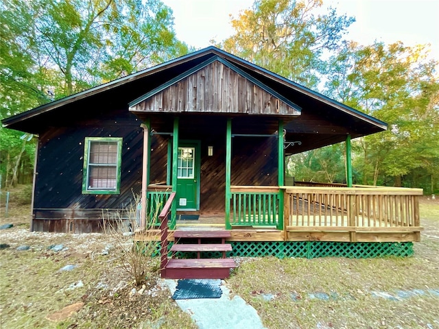 view of front of property with a porch