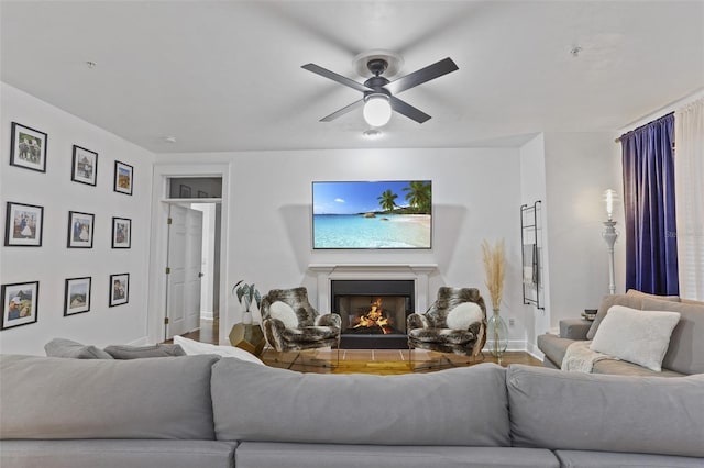 living room featuring ceiling fan