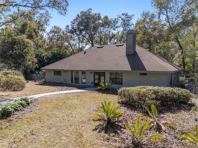 view of front of property