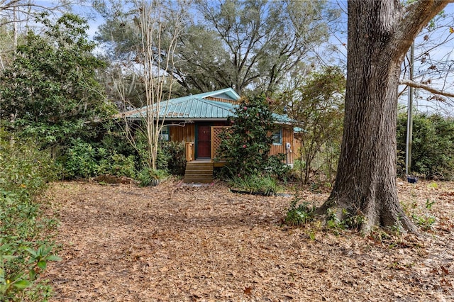 view of front of property