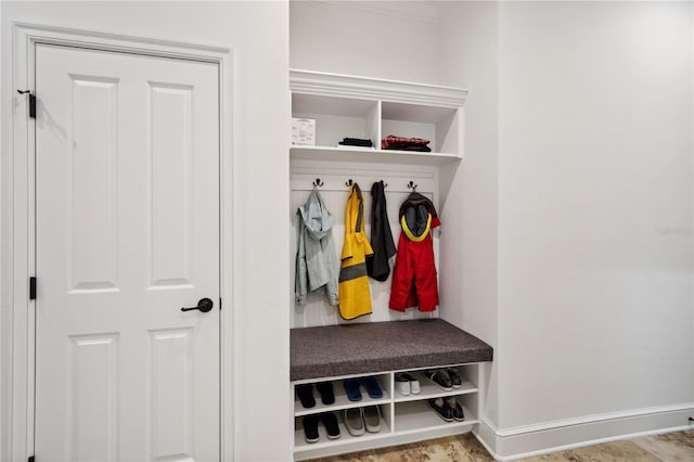 mudroom featuring baseboards