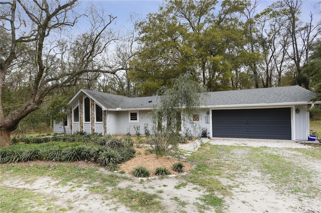 view of front of house featuring a garage and driveway