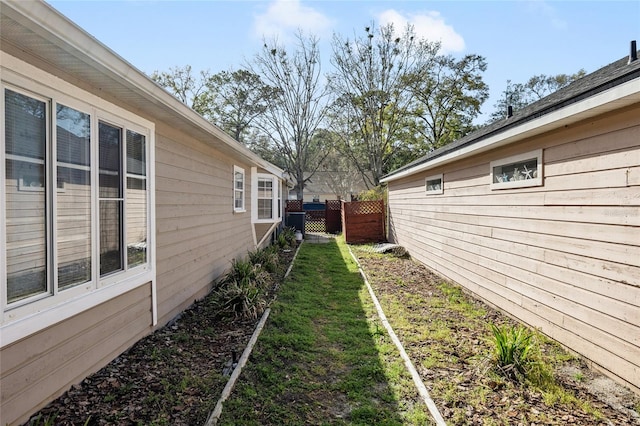 view of yard featuring fence