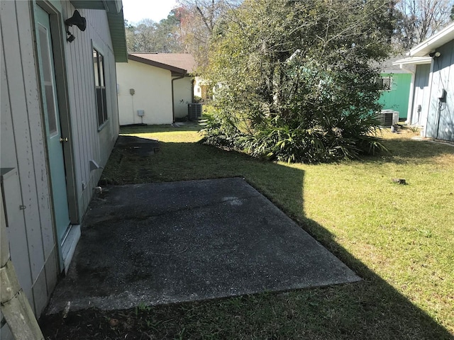 view of yard featuring cooling unit