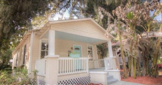 view of front of house featuring covered porch