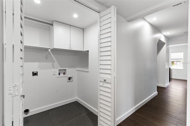 laundry room with washer hookup, visible vents, electric dryer hookup, and baseboards