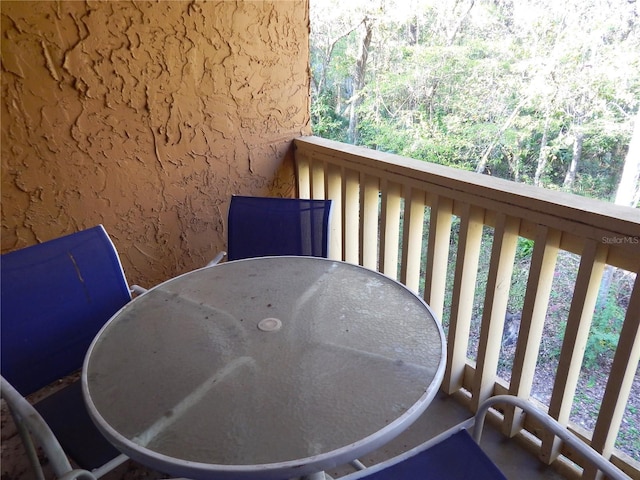 balcony with outdoor dining space