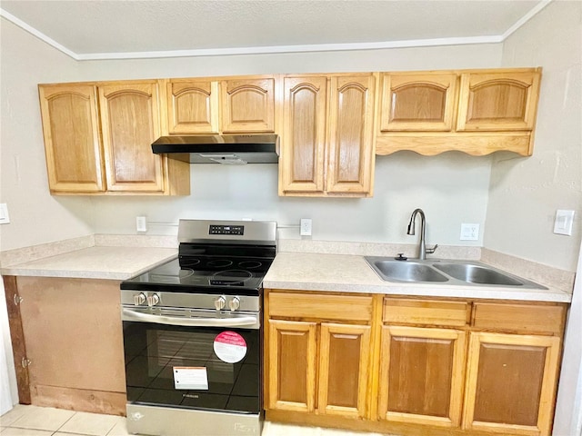 kitchen featuring crown molding, under cabinet range hood, light countertops, electric stove, and a sink