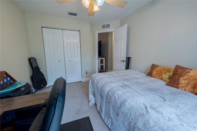 6550 SE 123rd Ter, Morriston, FL 32668 - carpeted bedroom featuring a closet, ceiling fan, and visible vents
