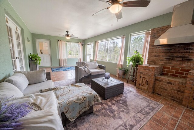 6550 SE 123rd Ter, Morriston, FL 32668 - living area with ceiling fan