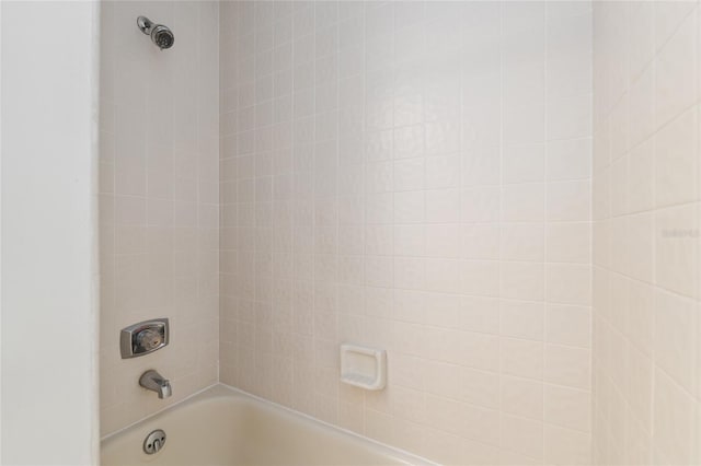 full bath with shower / bath combination
