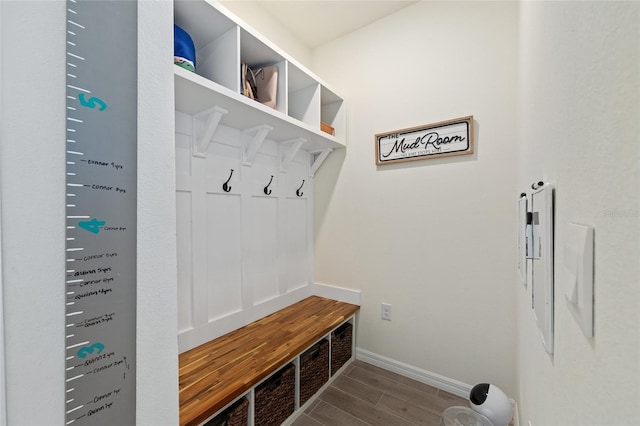 1487 NW 136th Blvd, Newberry, FL 32669 - mudroom featuring wood tiled floor and baseboards
