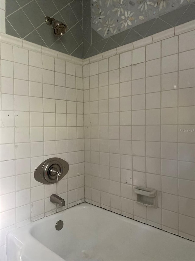 bathroom featuring shower / tub combination