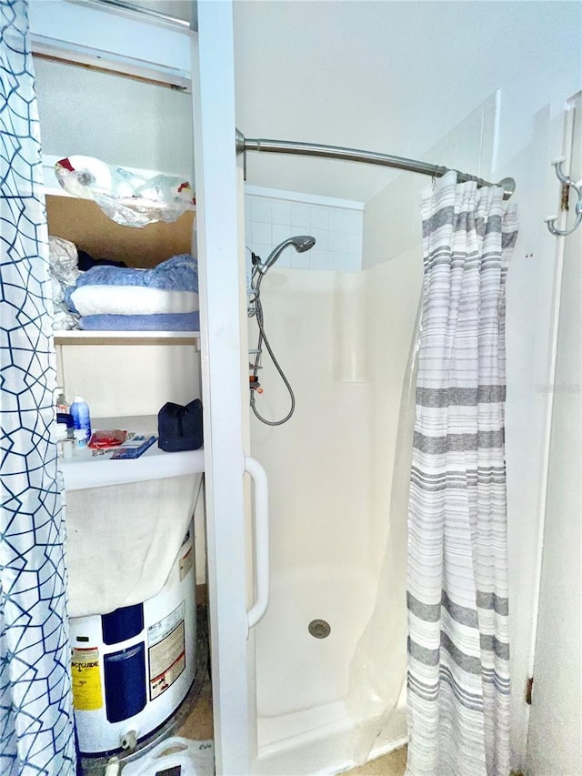 1035 NE 3rd Ave, Gainesville, FL 32601 - bathroom with a shower with shower curtain