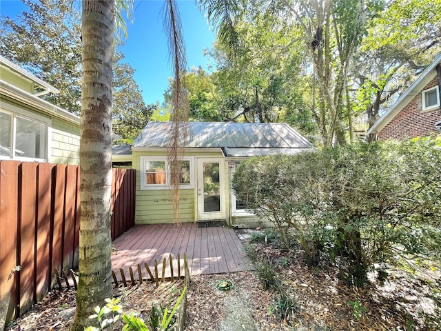 1035 NE 3rd Ave, Gainesville, FL 32601 - deck featuring an outbuilding