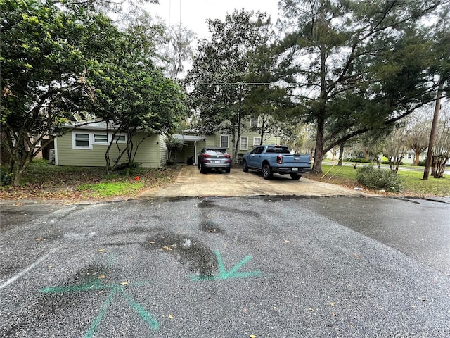 1035 NE 3rd Ave, Gainesville, FL 32601 - view of vehicle parking