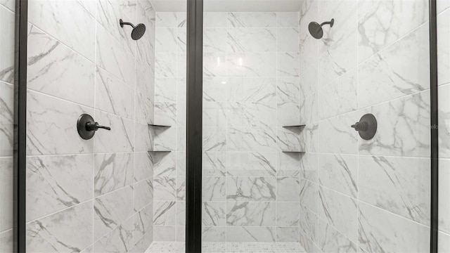 10055 Fox Hollow Dr, Hampton, FL 32044 - bathroom featuring a stall shower