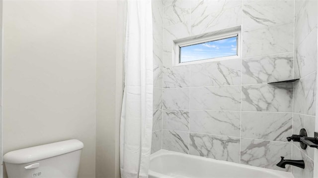 10055 Fox Hollow Dr, Hampton, FL 32044 - full bathroom featuring shower / bath combo and toilet