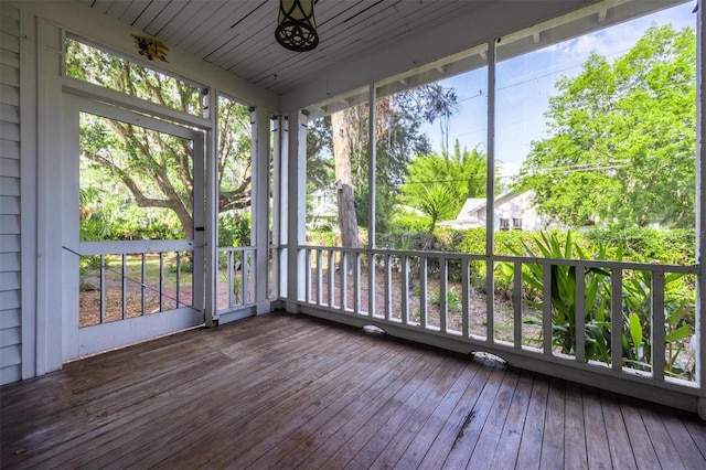 562 NE 2nd Ave, Gainesville, FL 32601 - view of unfurnished sunroom