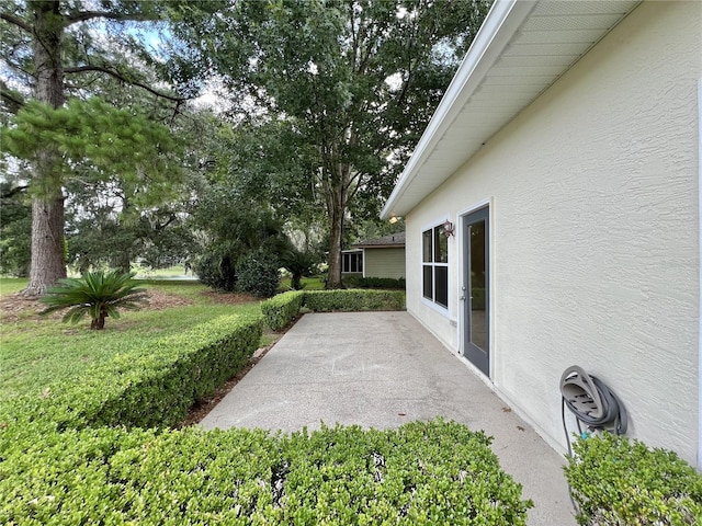 11795 Creek Dr, Alachua, FL 32615 - view of yard with a patio