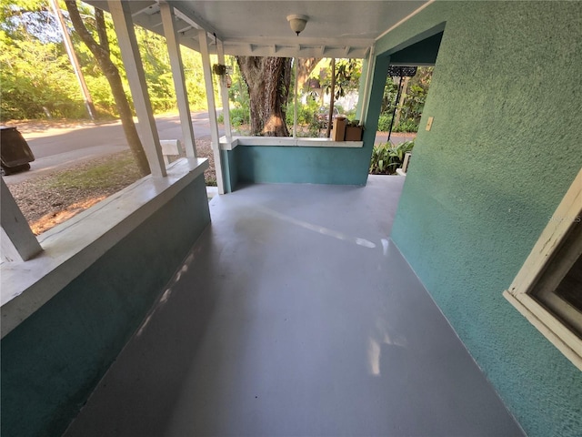 913 NW 3rd Ave, Gainesville, FL 32601 - view of patio featuring a porch