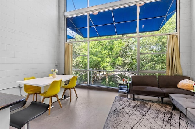 2515 SW 35th Pl Unit 203, Gainesville, FL 32608 - view of sunroom / solarium