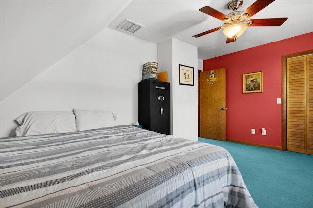bedroom with visible vents, carpet flooring, and ceiling fan