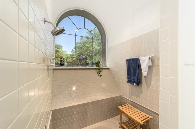 706 NE 1st St Unit 706, Gainesville, FL 32601 - bathroom featuring tile walls