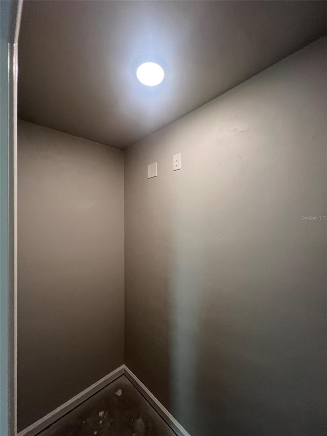 room details featuring baseboards