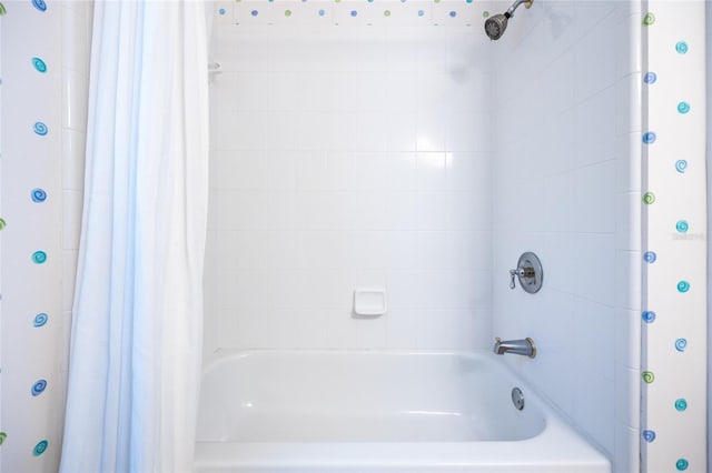 10312 SW 23rd Ave, Gainesville, FL 32607 - full bath featuring shower / tub combo with curtain