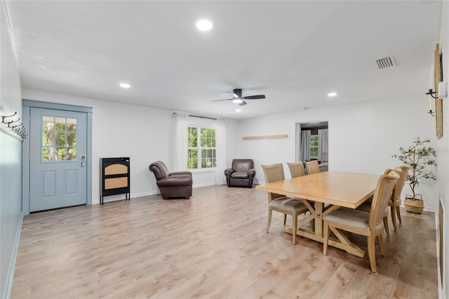 dining area featuring visible vents, recessed lighting, light wood finished floors, and a ceiling fan
