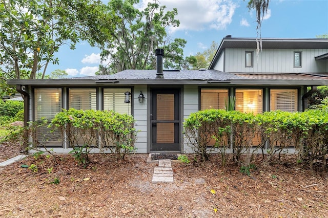 1612 NW 19th Cir, Gainesville, FL 32605 - traditional-style home featuring board and batten siding