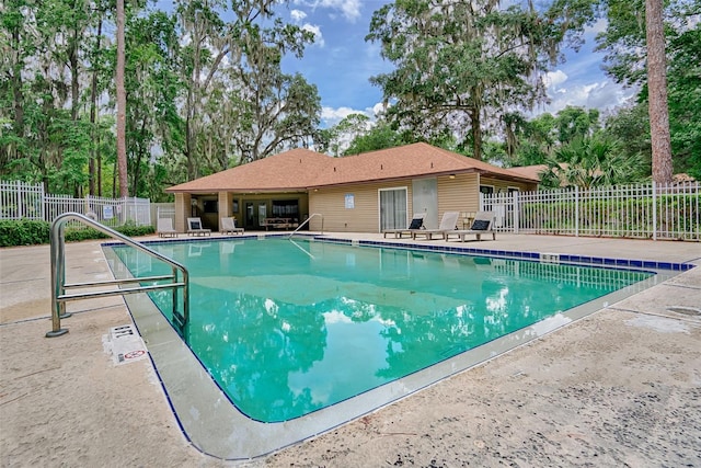 111 SE 16th Ave Unit O304, Gainesville, FL 32601 - community pool with a patio area